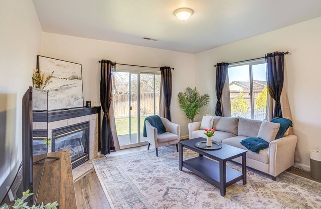Charming Bend Home w/Porch & Yard: Great Location
