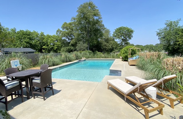 Charming Bungalow On Main St & the Swamp Rabbit Trail with Private Pool