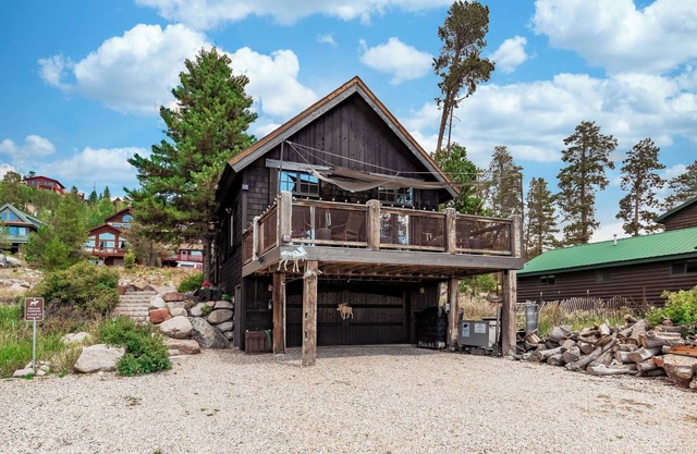 Charming Chalet with NEW Private Hot Tub in Grand Lake