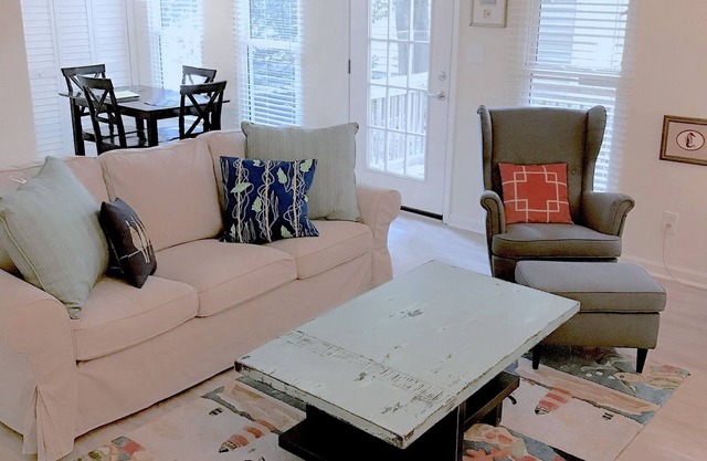 Charming Chic's Nest