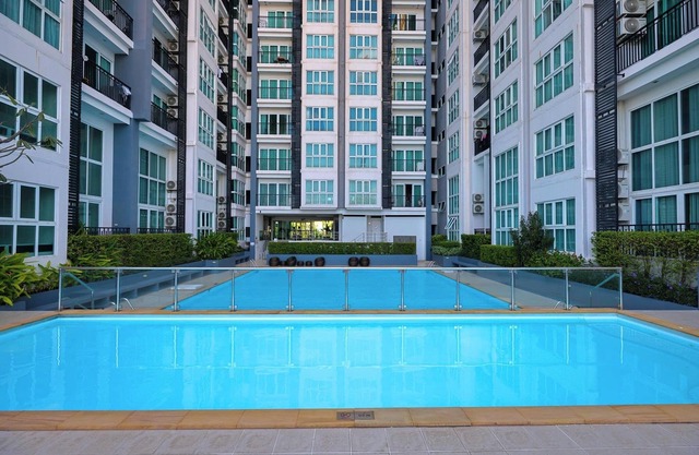 Charming City and Mountain View Condo