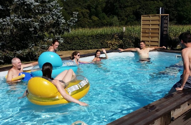 Charming cottage with shared pool in the heart of nature