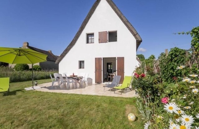 Charming Cottage with Fireplace, Terraces & Baby Facilities in Brière Natural Park