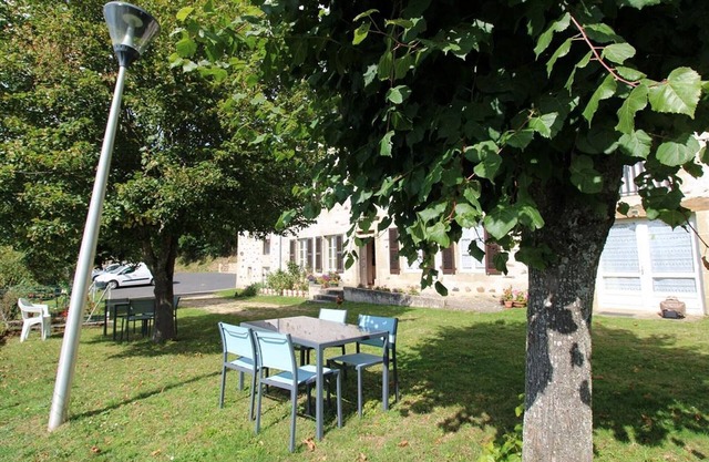 Charming cottage in Lorcières with TV, BBQ, and pet-friendly