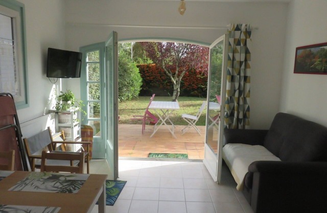 Charming cottage, new, quiet, near La Tremblade.