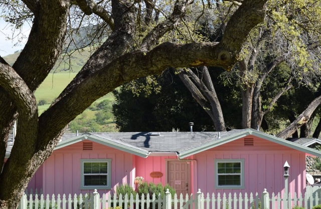 Charming Cottage on 1,000 Acre Working Ranch - Only 10 miles from Pinnacles