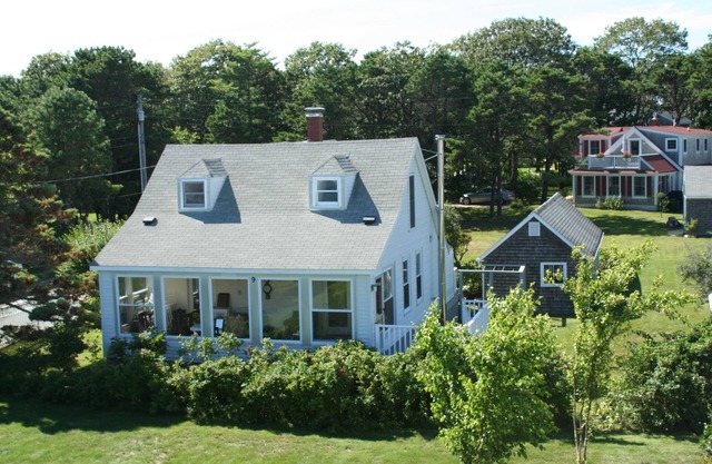 Charming Cottage With Ocean Views in Biddeford Pool. 200 Yards to 2 Mile Beach