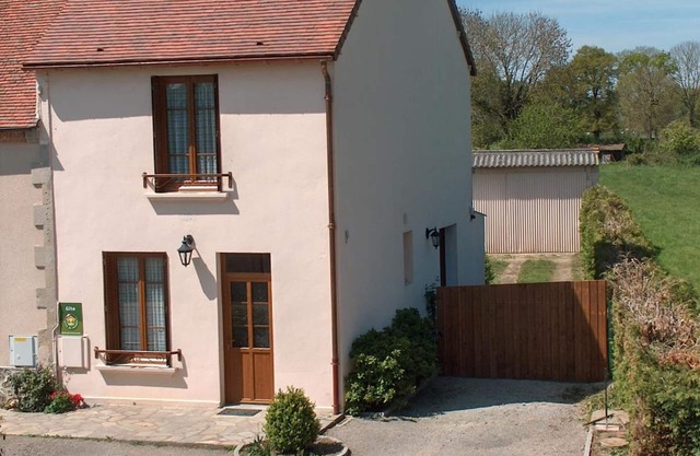 Charming cottage with pool and private garden in Auvergne