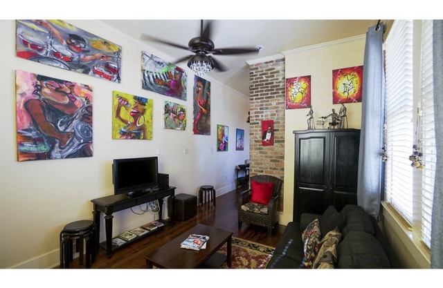 Charming Craftsman Cottage on Royal Near French Quarter