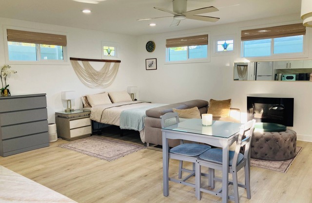 Charming dry studio with detached bathroom and all the amenities you will need
