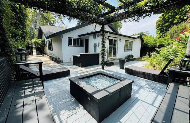 Charming Duplex Home in Sherman Oaks