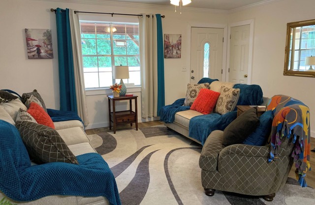 Charming, Entire 2-bedroom house in Blountstown, Florida