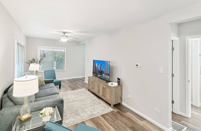Charming Family home near Great Lakes Naval Base!