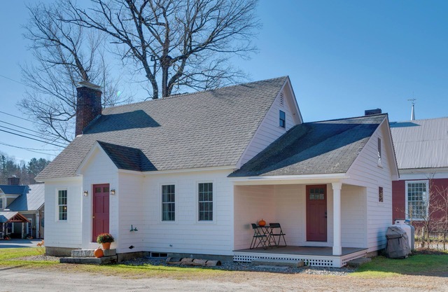 Charming Farmhouse: Walk to Village + Trails!