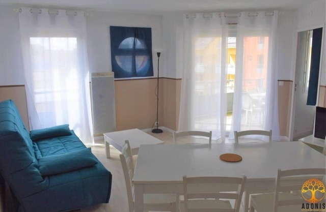 Charming Fishing Port of Grandcamp-Maisy View! Parking, Pool, Pets Allowed!