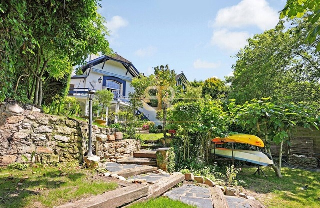 Charming house on the banks of the Marne
