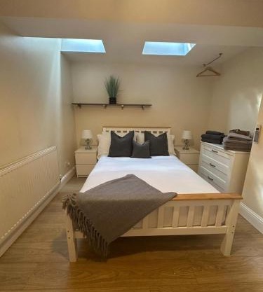 Charming Garden Apartment