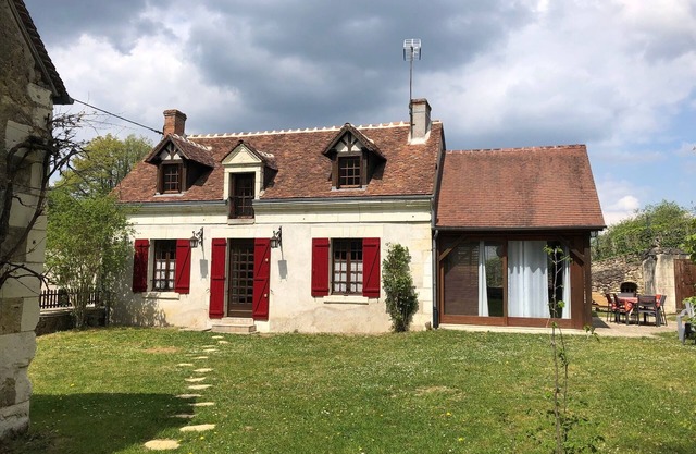 Charming gîte in the Cher valley, 12km from Beauval zoo.