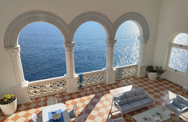 Charming house overlooking the sea