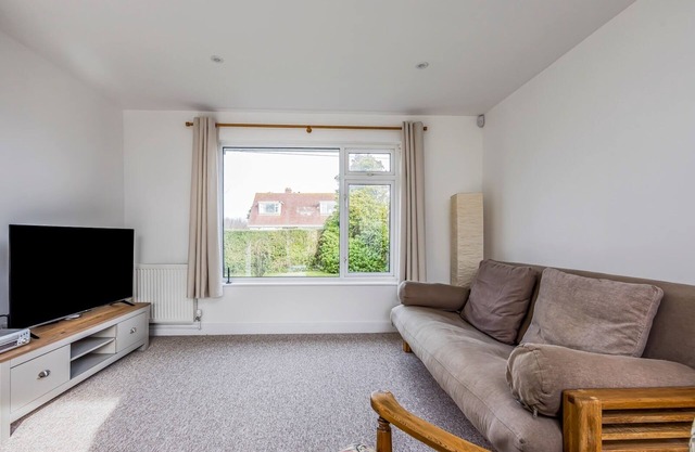 Charming Hayling House with Garden | Pass The Keys