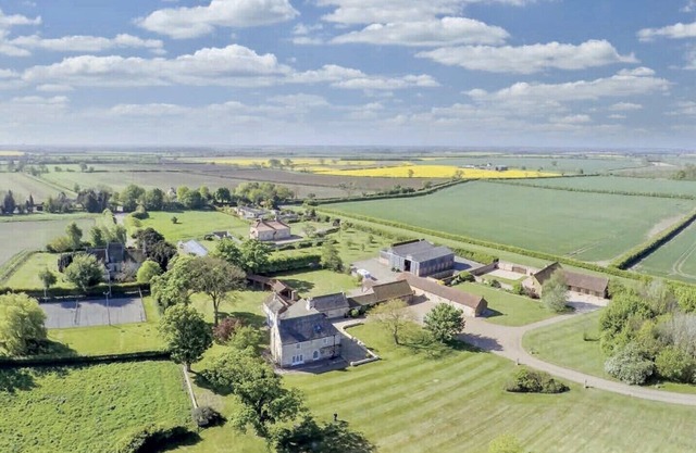 Charming Hen Cottage Countryside Retreat Lincoln