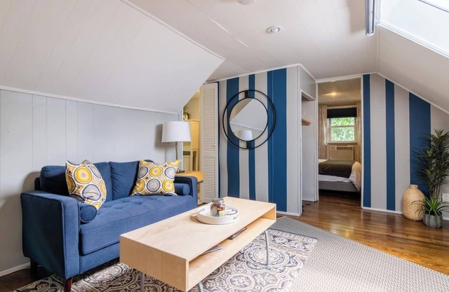 Charming Hideaway in Westport | 16