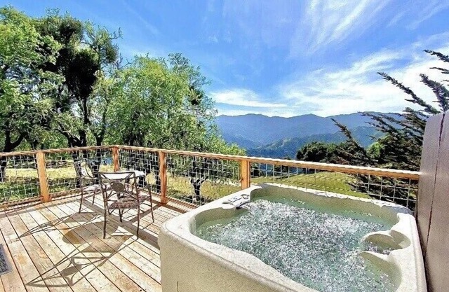 Charming Hilltop Villa @ Sky Ranch