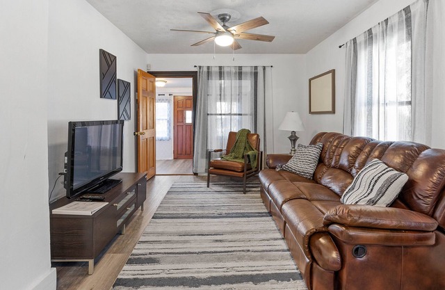 Charming home minutes from downtown Des Moines