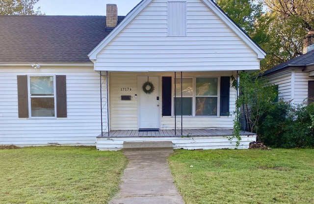 Charming Home+Washer Dryer+Kitchen +Quick Access to Freeway
