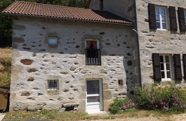 Charming house 2 bedrooms, garden, pets allowed