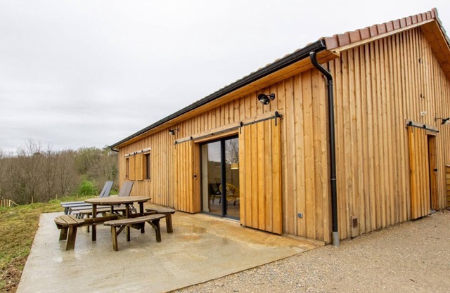 Charming House in Sarlat: 3 BR, Private Terrace, BBQ, Baby Equipment, Pet Friendly