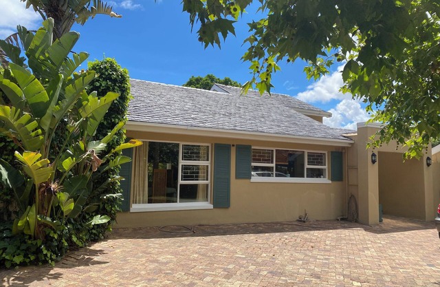Charming house in Constantia with pool and garden