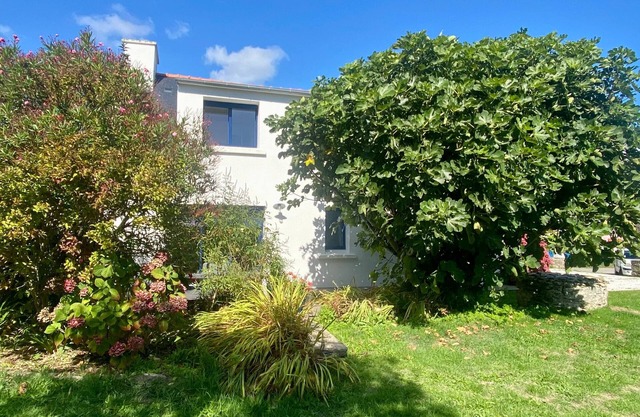 Charming house in Groix near the port