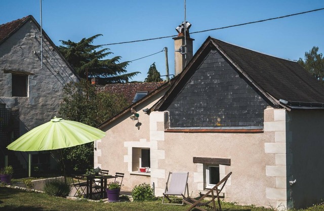 Charming house with enclosed garden in Touraine, near Loire Castles