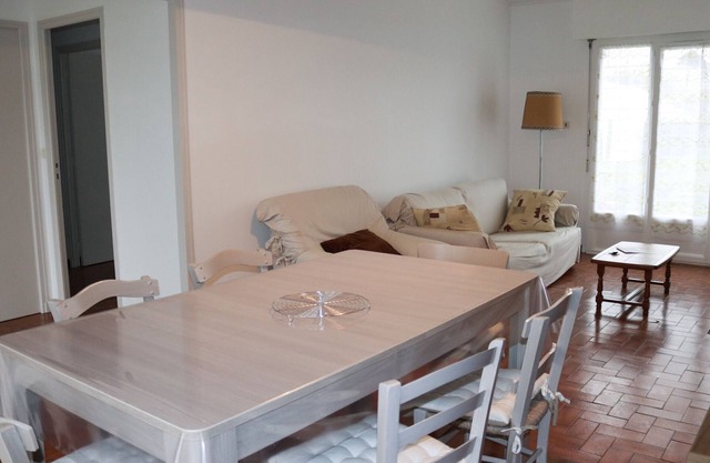 Charming House with Garden Near Gastes Lake – Perfect for Family Getaways!