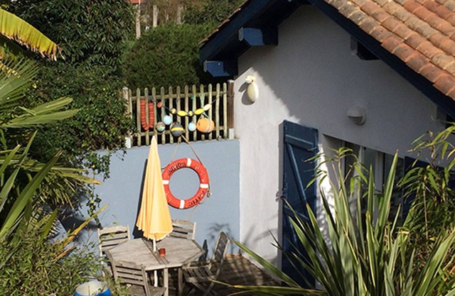 charming independent studio 300m from the beach Erromardi