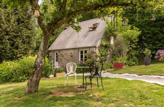 Charming isolated house with garden, ideal for hiking