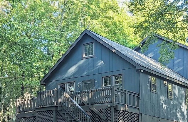 Charming Lake Harmony Chalet Cabin w/King Bed, Close to Lake