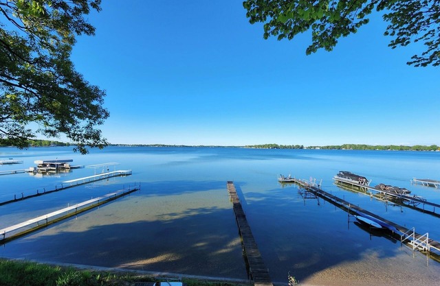 Charming Lakefront Cottage on Coldwater Lake