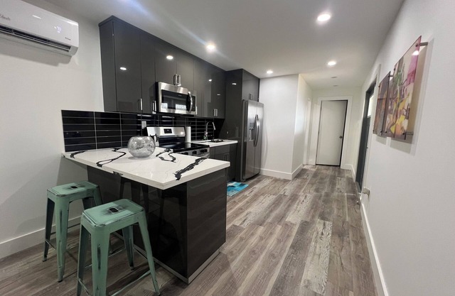 Charming little Casita in back on main house