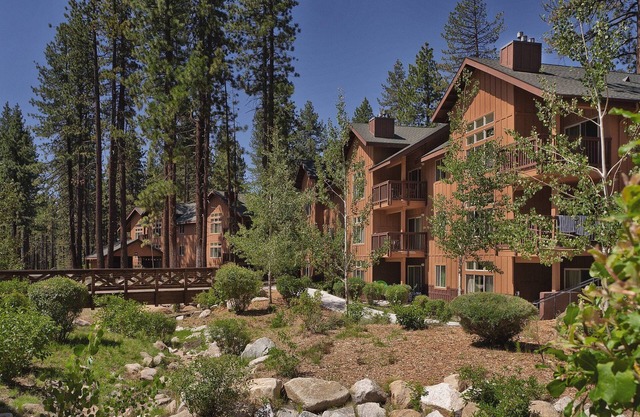 Charming Lodge-Style Resort with Something to do in Every Season!