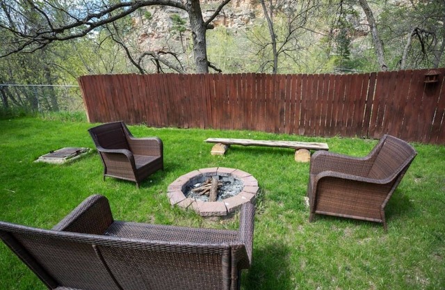 ❖Charming Log Cabin❖Firepit❖Great Deck with Grill❖