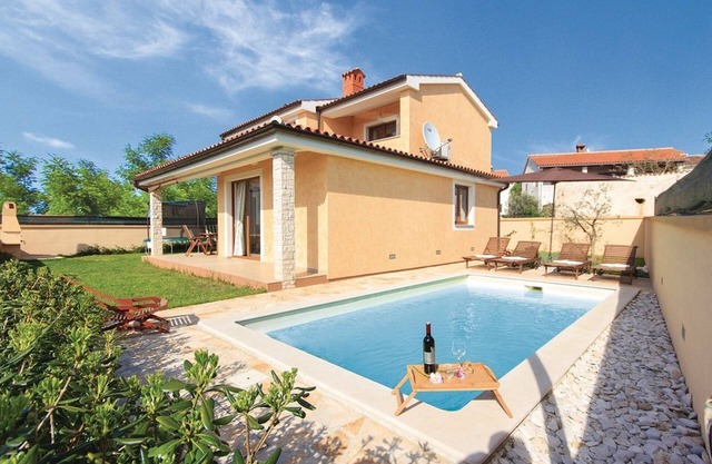 Charming luxury villa with private pool in a quiet area