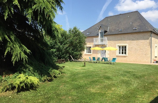 Charming Manor with Garden, Terrace, and Games Room near Le Mans