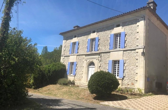 Charming Maison de Maitre near Saint-Emilion, Cognac and Bordeaux!