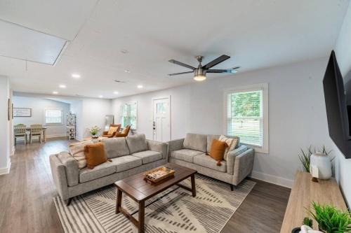 Charming Modern Cozy Home!