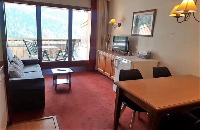 "Charming Mountain Retreat: Cozy Apartment in Isola 2000, France"