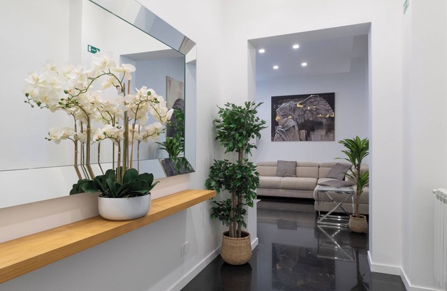 CHARMING NEW APT PIAZZA DEL POPOLO, V. Borghese, 180 m2, 4 bedr, 4 bathr, 8 sl.