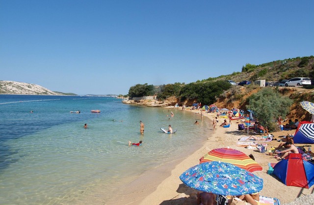 Charming Palit Kroatien Holiday House With Garden