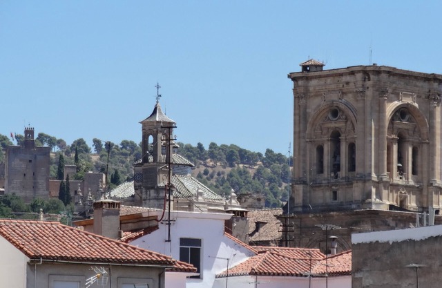 Charming penthouse in the historic center of Granada